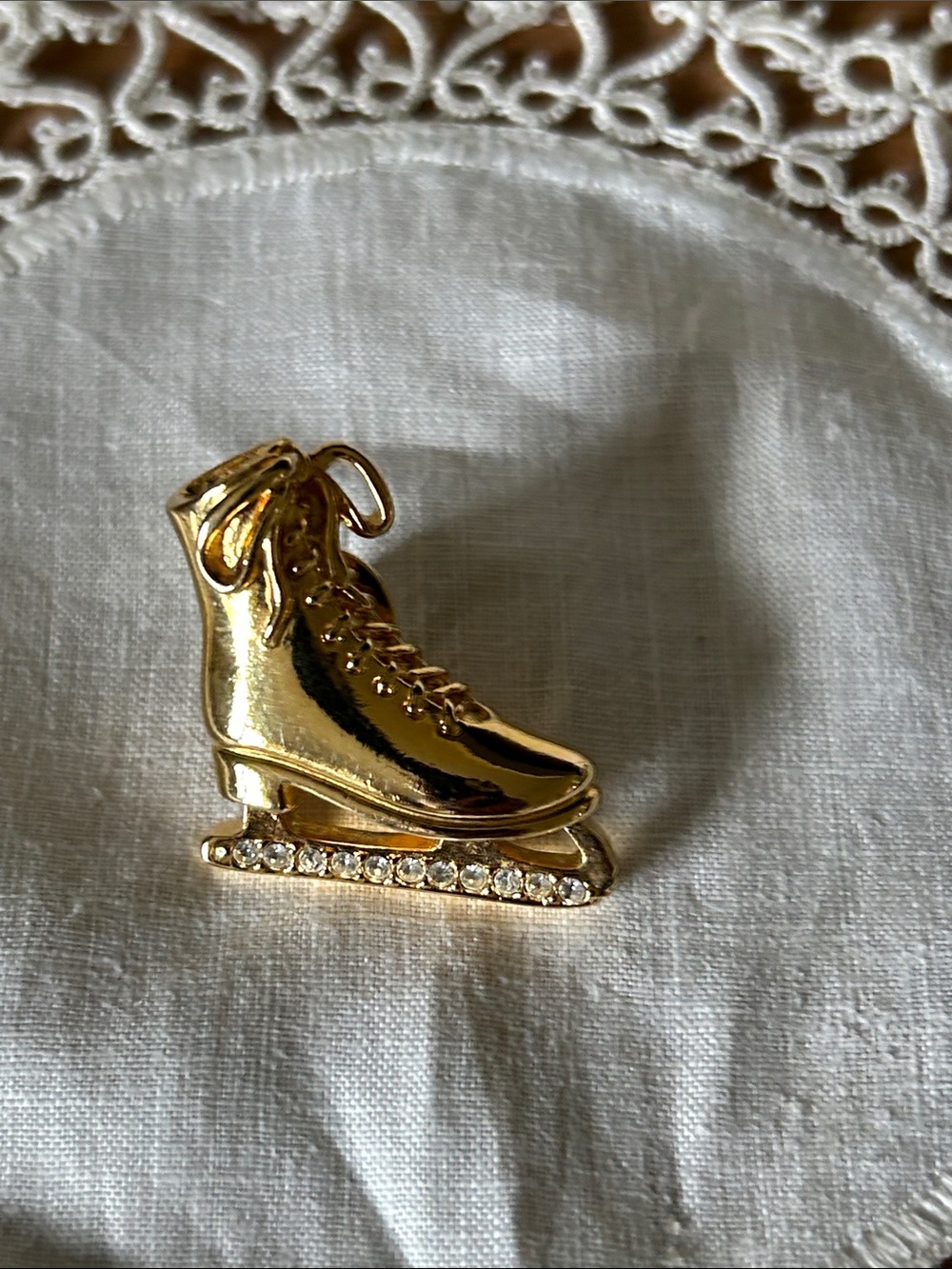 Vintage Avon Gold-Tone Ice Skate Pin Brooch